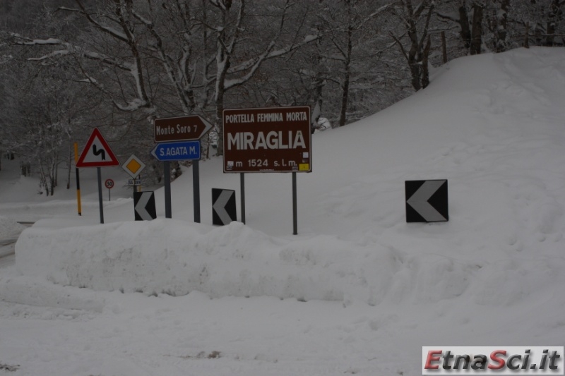 skialp_nebrodi_ (9).JPG - Inizio percorso Portella Femmina Morta - Monte Soro (15 km in totale). Qui abbiamo già circa 60 cm di neve